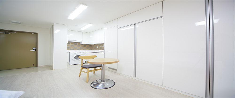 Inn-The City Seoul Bagian luar foto