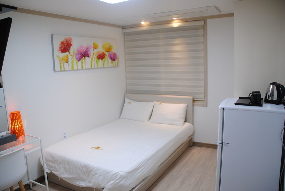 Inn-The City Seoul Bagian luar foto