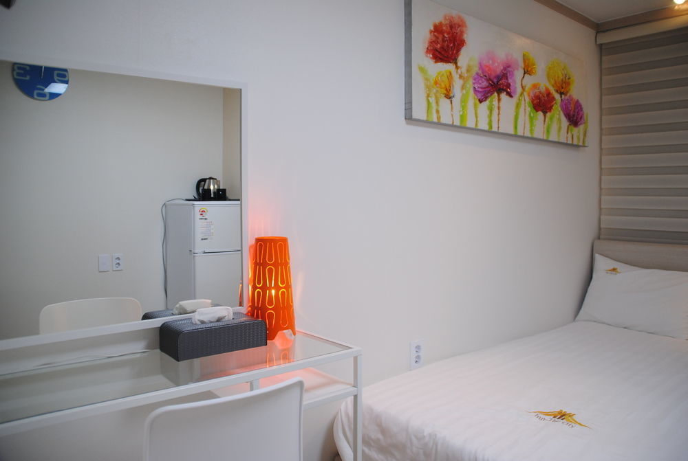 Inn-The City Seoul Bagian luar foto