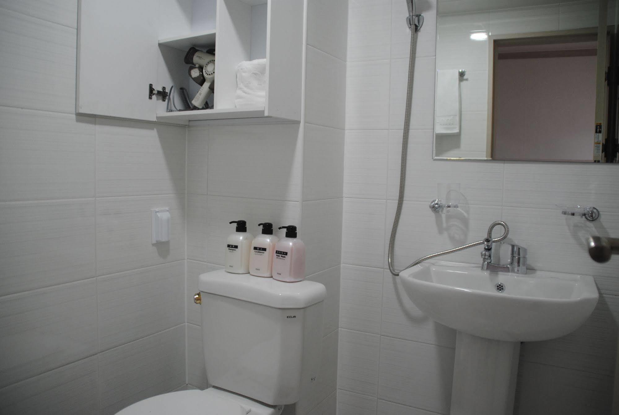 Inn-The City Seoul Bagian luar foto