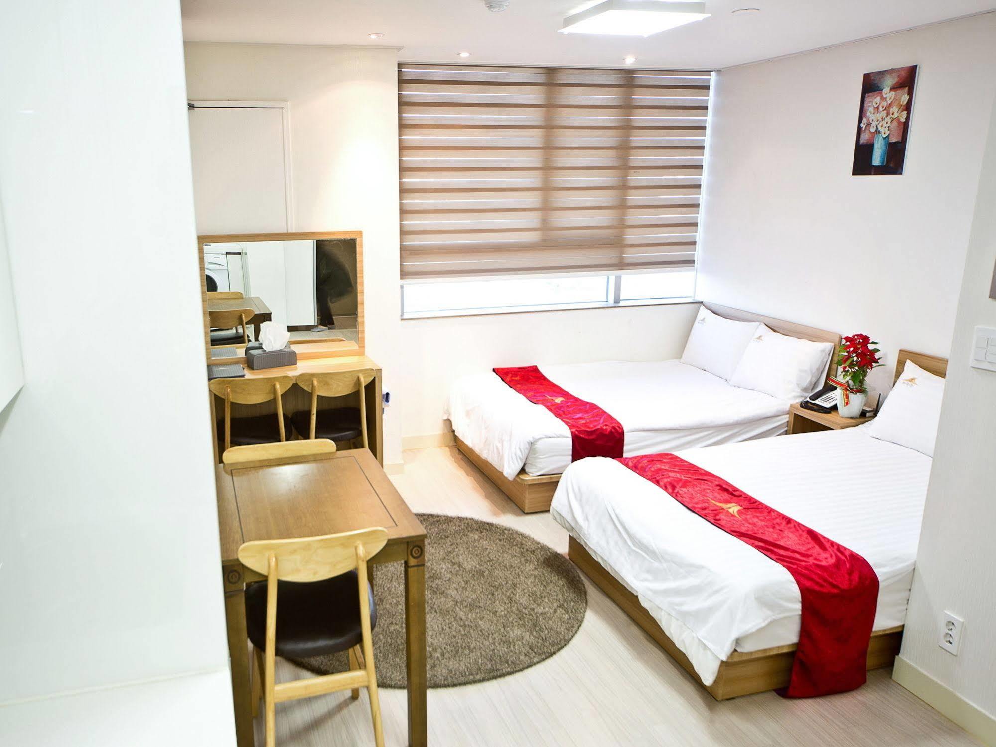 Inn-The City Seoul Bagian luar foto