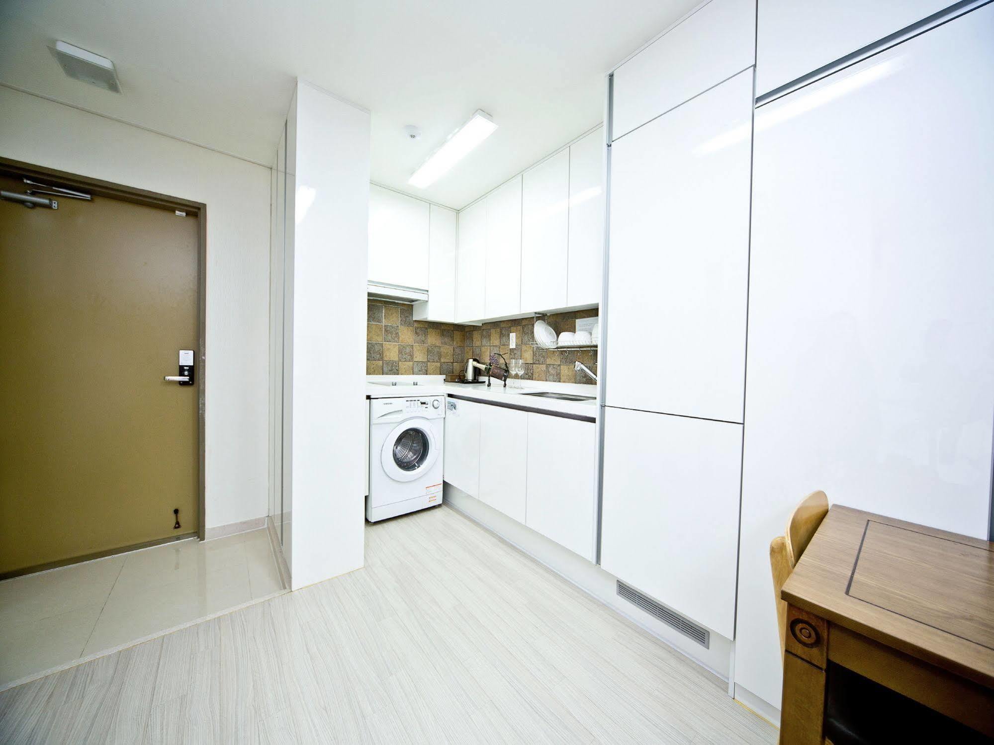 Inn-The City Seoul Bagian luar foto